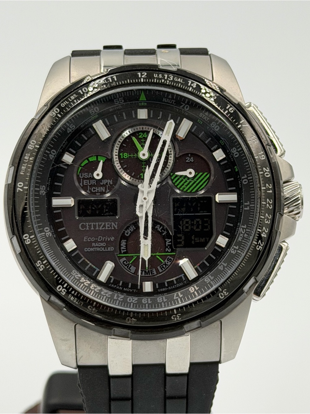 Citizen Eco-Drive Skyhawk Radio-Controlled Watch with Case & Manual - Picture 6 of 9